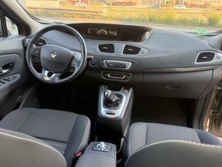 Renault Scenic pegatina C de la DGT