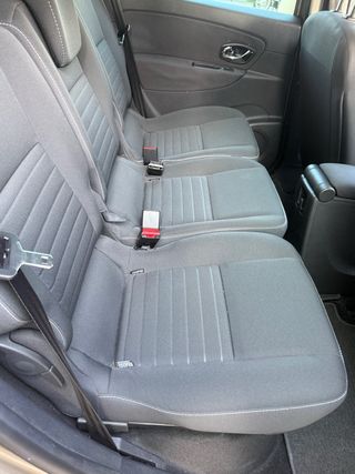 Renault Scenic pegatina C de la DGT