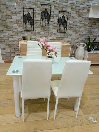 MESA COMEDOR + 4 SILLAS
