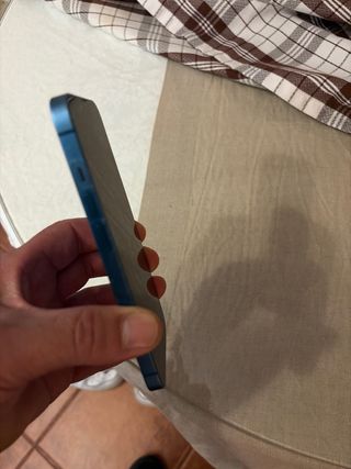iPhone 13 Pantalla Trasera Azul con cable carga