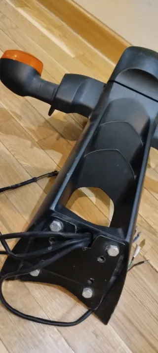 Portamatrículas e intermitentes FZ8