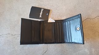 Fantastico LOTE 1 bolsito, 2 MONEDEROS y 1 NECESER