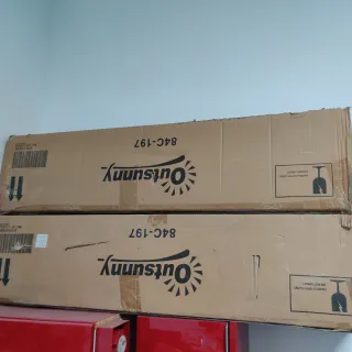 Carpa blanca de tela y plástico