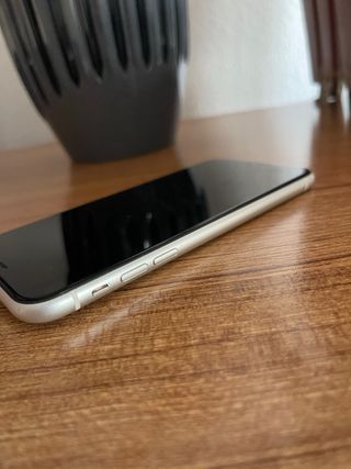 iPhone 11 Blanco con protector de cámaras