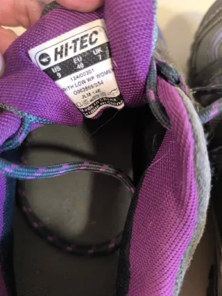 Zapatillas de mujer grises y moradas