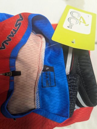 Maillot y culotte ciclismo Astana Pro Team