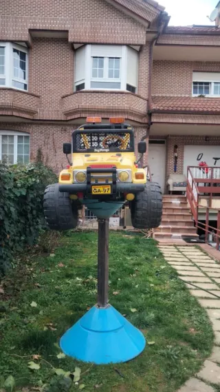 Coche eléctrico infantil