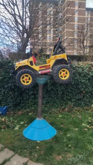 Coche eléctrico infantil