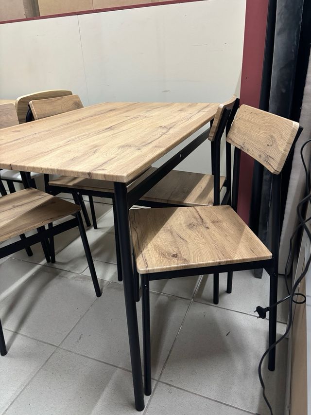 Mesa y 4 Sillas Cocina/Comedor