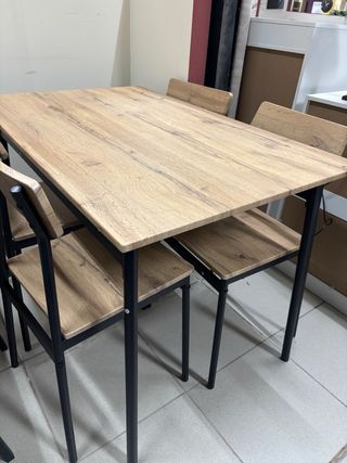 Mesa y 4 Sillas Cocina/Comedor
