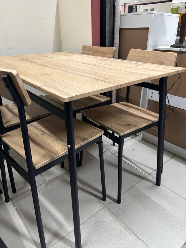 Mesa y 4 Sillas Cocina/Comedor