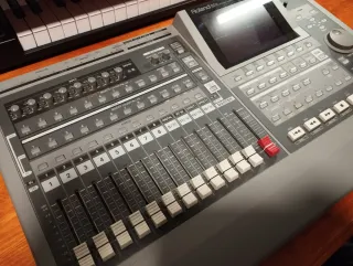 Roland VS-1680 Mesa Multipistas Digital