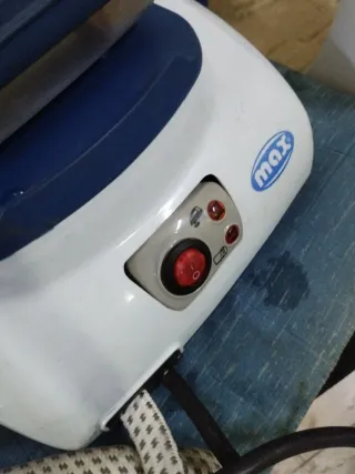 Ferro da stiro guasto con caldaia in pressione