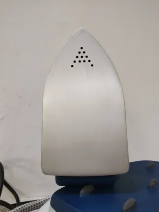 Ferro da stiro guasto con caldaia in pressione