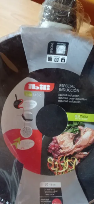 3 Paellas IBILI Negro en su envoltorio.