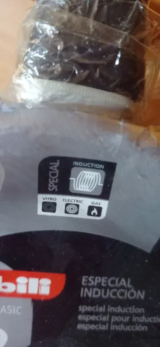 3 Paellas IBILI Negro en su envoltorio.