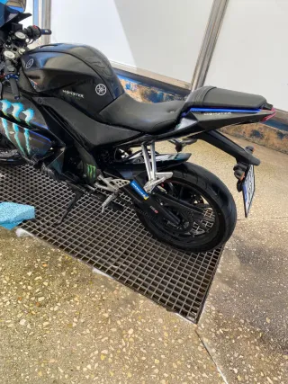 Yamaha YZF R125 Negra