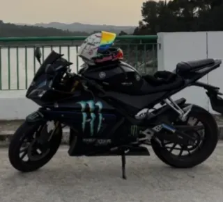 Yamaha YZF R125 Negra