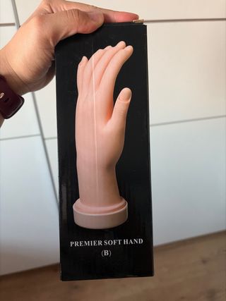 Mano flexible para practicar