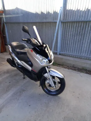 Yamaha XMAX 250 Negra Automática