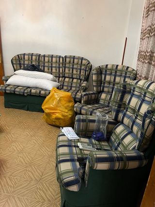 Cama + colchon, mueble salon, mesa, sofa + sillon