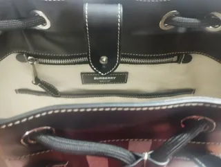 Mochila Burberry auténtica de cuadros
