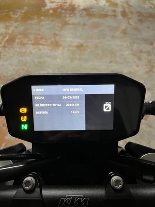 KTM Duke 790 105cv (Carnet A) Track Pack + Arrow