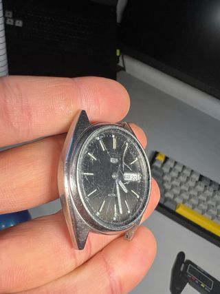 VENDIDO Seiko 5 Automático Negro y Plateado