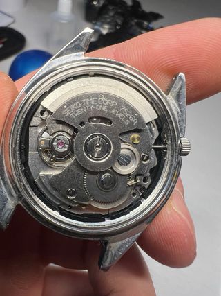 VENDIDO Seiko 5 Automático Negro y Plateado