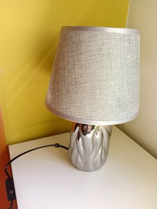 Lámpara de mesa cerámica y tela