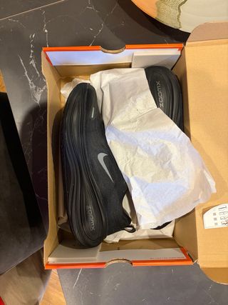 Nike Vomero 18 Plus Negro