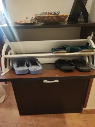 Mueble zapatero de madera