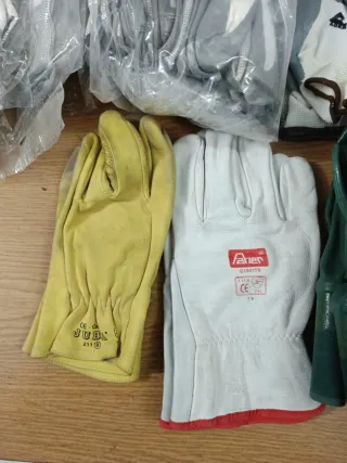 Lote de guantes de trabajo varios