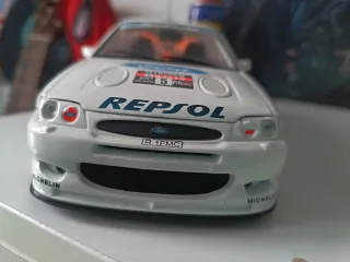 Ford Escort Carlos Sainz 1/18 UT Models