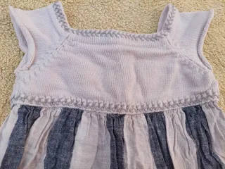 Vestido niña 18-24 meses. Neck Neck