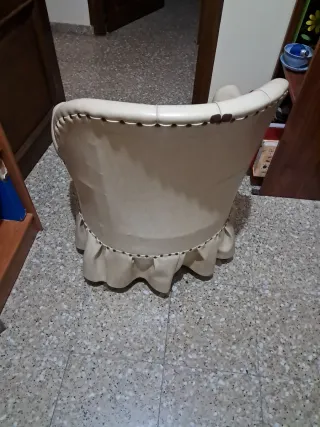 Butaca descalzadora beige