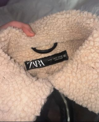 Chaleco Zara efecto piel forro borreguito Talla S