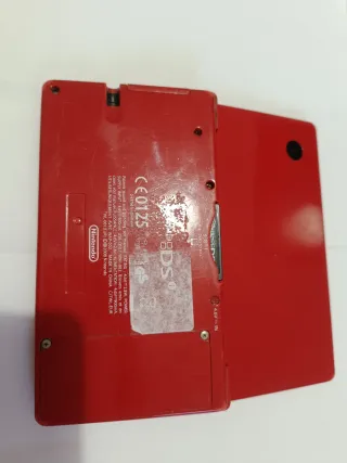 Nintendo DSi Roja
