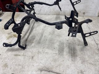 Araña Carenado Suzuki Burgman 400 2009