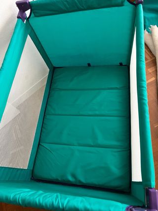 Cuna de viaje Hauck con sabana bajera y empapador