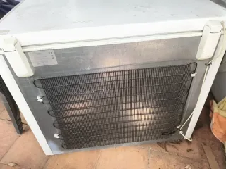 Congelador grande blanco