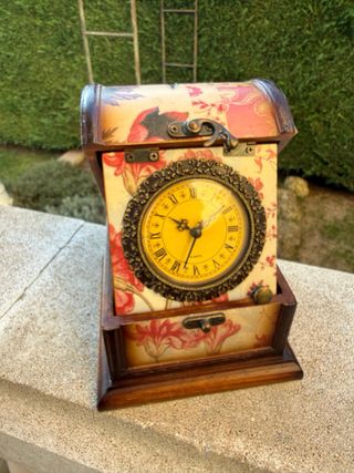 Caja joyero con reloj decorativa