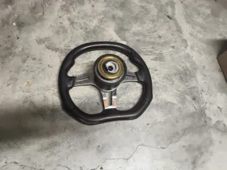 Volante Momo Negro/Plata