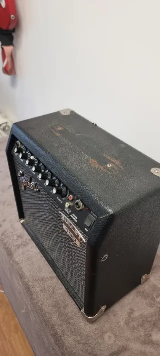 Amplificador Fender Bullet 150