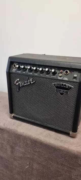Amplificador Fender Bullet 150