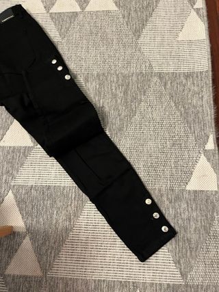 Pantalones negros mujer con botones