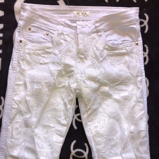 Pantalones Blancos con Diseño Vintage