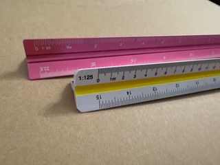 Pack 2 Escalímetros color rosa y blanco.