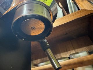 Cafetera Delonghi Semiautomática Negra