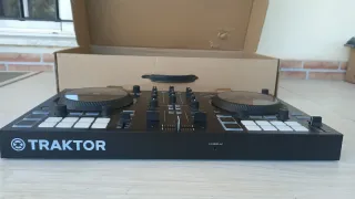 Controlador DJ Traktor Kontrol S2